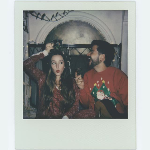 Navidad en Cada Esquina (It's Beginning To Look A Lot Like Christmas)