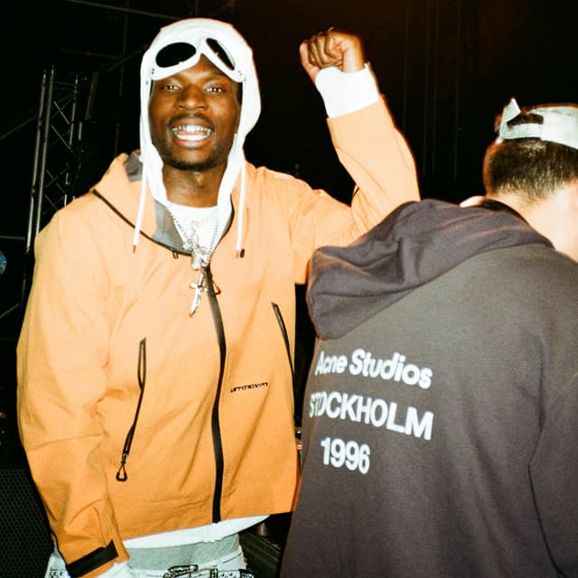 Fón Póca (feat. Travy) [MUCKANIKS Remix]